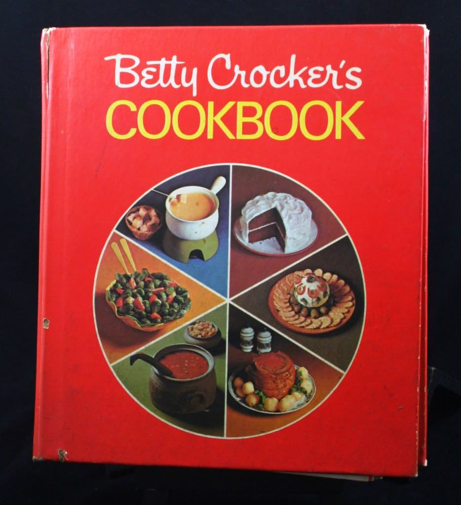 Betty Crocker's Cookbook~Original Red Pie Cover~1969 Ring ...