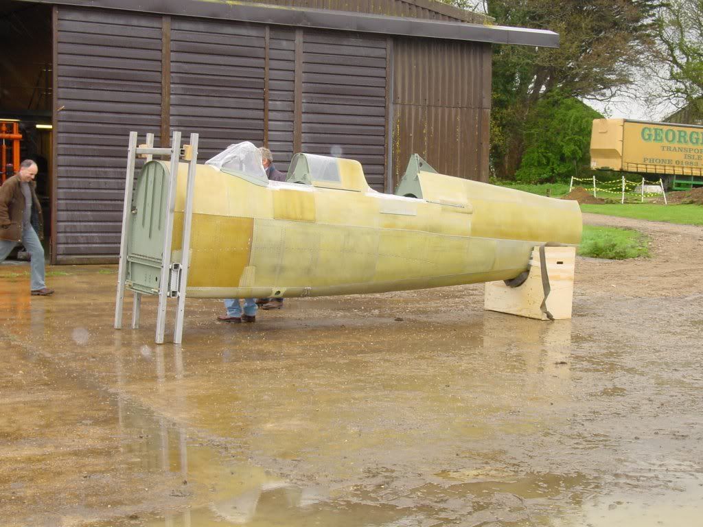 http://i397.photobucket.com/albums/pp55/classicaero/FuselageDelivery.jpg?t=1224081418