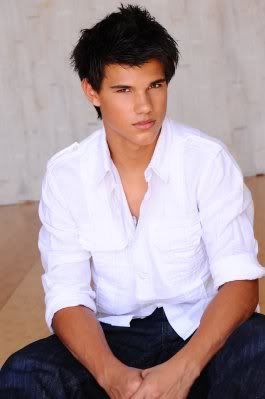 Taylor Lautner Pictures, Images and Photos